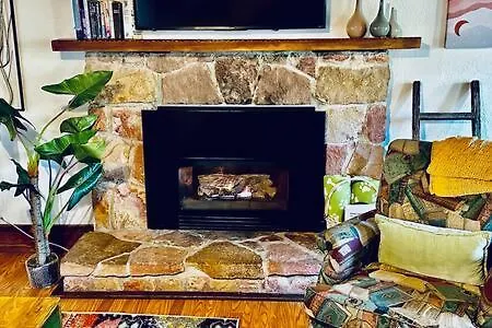 Orange Door Electric Fireplace Bbq Oakhurst Exterior photo